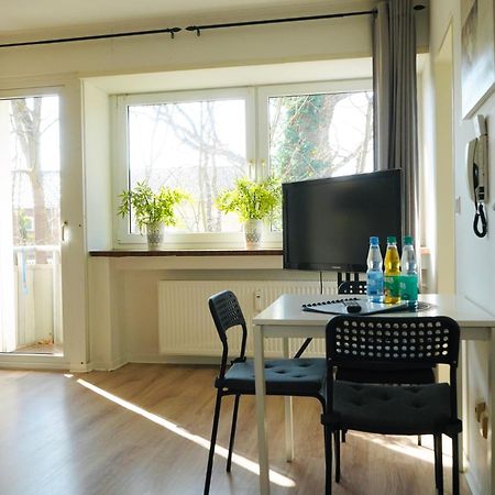 Apartment In Ruhiger Lage-Waschmaschine-Balkon Wolfsburg Esterno foto