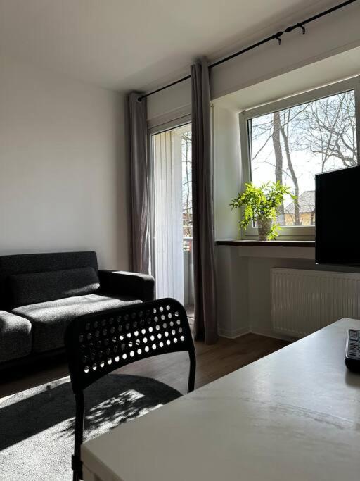 Apartment In Ruhiger Lage-Waschmaschine-Balkon Wolfsburg Esterno foto